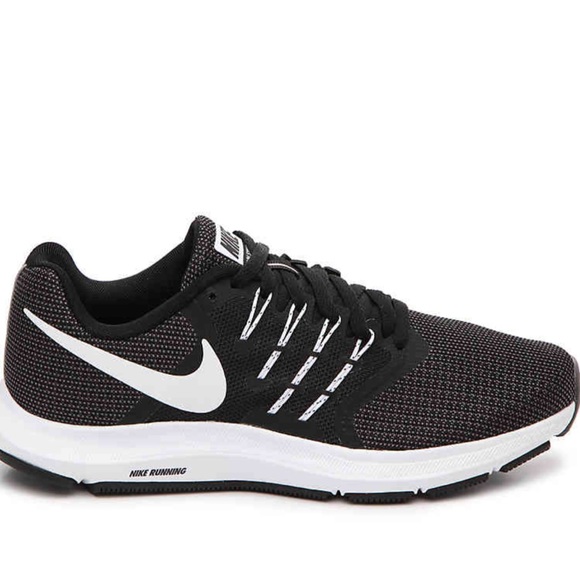 Nike Shoes - NIKE WOMEN RUN SWIFT RUNNING SHOE